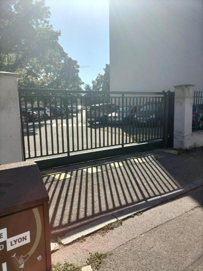 Joli Appartement Proche Metro Lyon Dış mekan fotoğraf