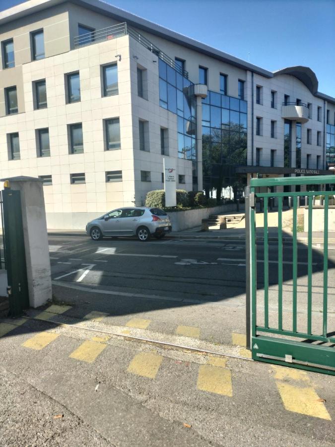 Joli Appartement Proche Metro Lyon Dış mekan fotoğraf